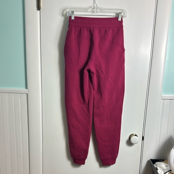 Lululemon Scuba High-Rise Jogger Pomegranate Size 2 - Picture 4 of 12